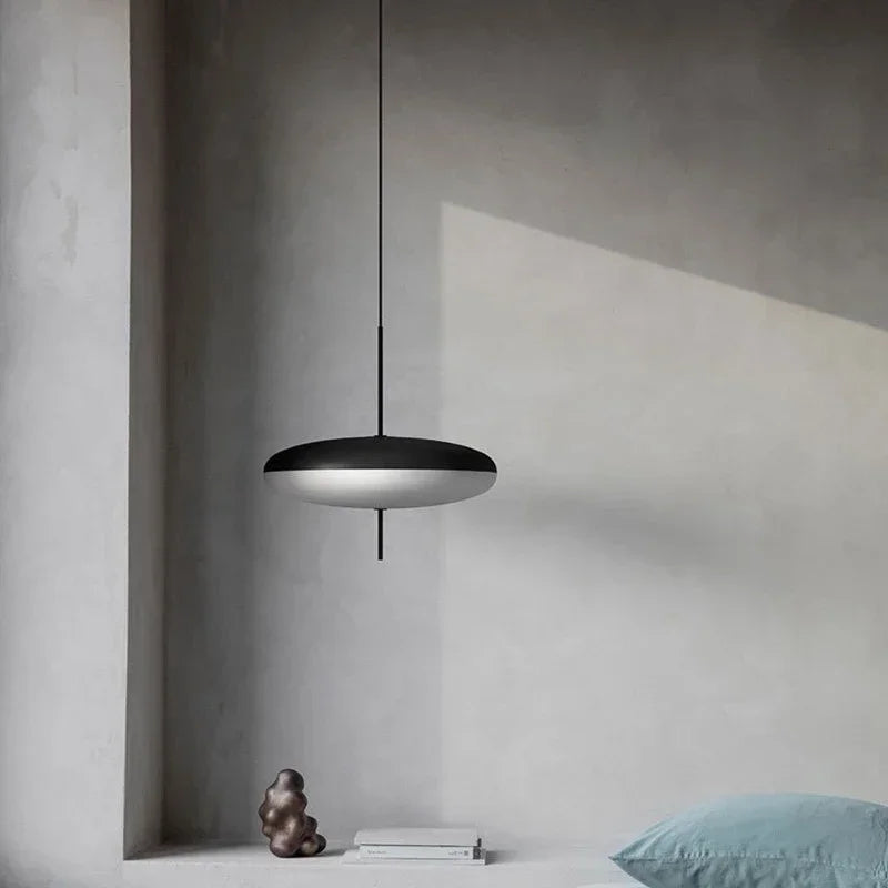 Suspension soucoupe noire
