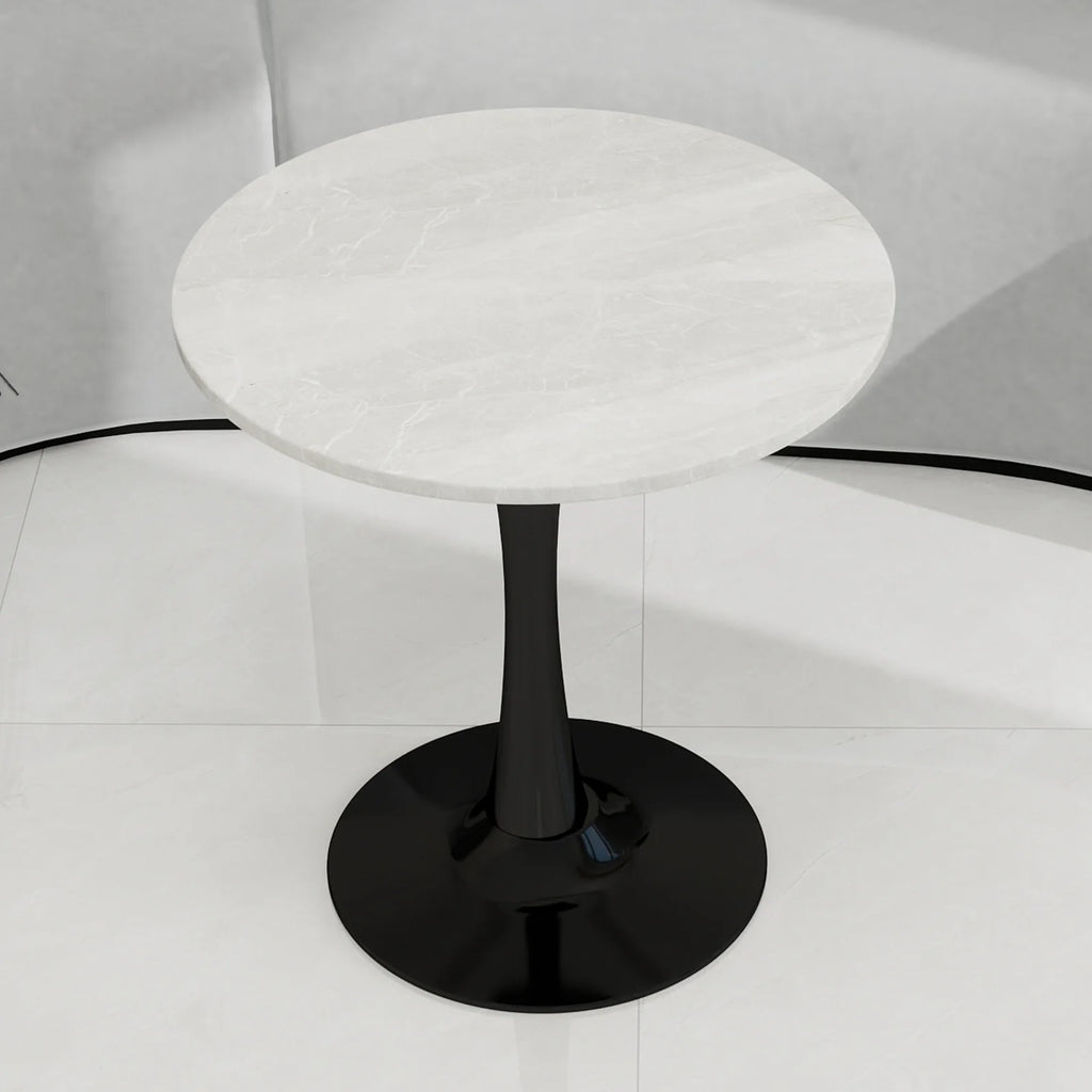 Table basse ronde effet marbre dans un salon